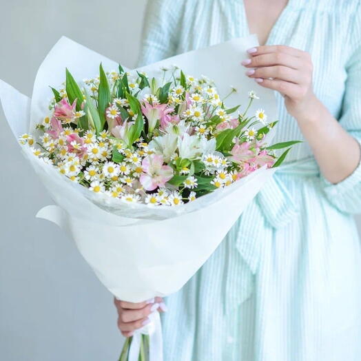 An airy bouquet with alstroemeria