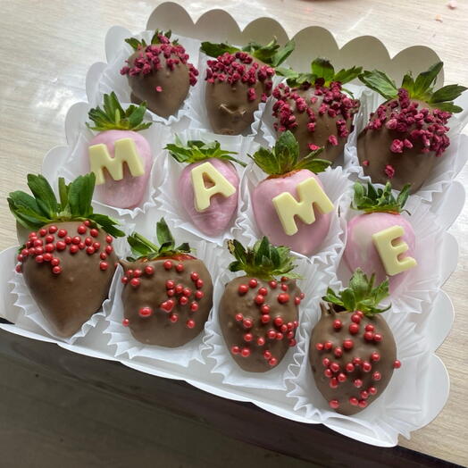 Клубника в шоколаде маме