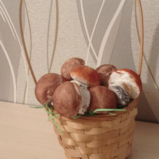 Корзинка грибочков из зефира