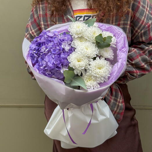 Букет с гортензией «Полумна»