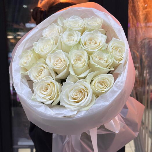 15 белых роз🤍
