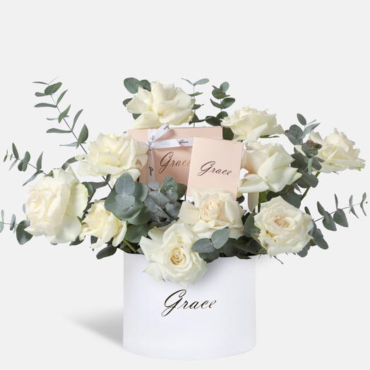 Grace Almond Chocolate   Candle Hamper