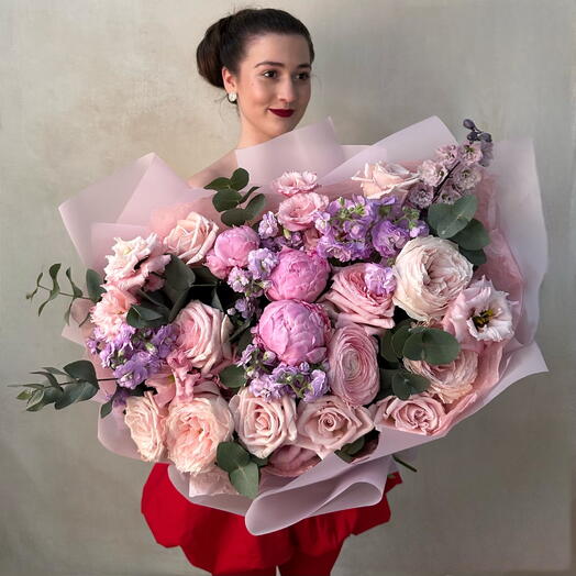 💕Роскошный букет из премиальных цветов «Магия любви» с пионами Сара Бернард