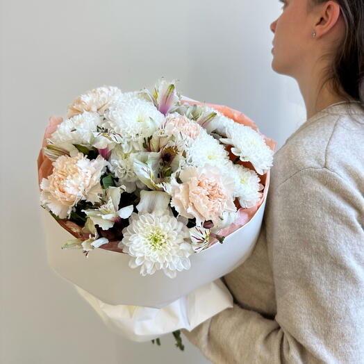 Букет с альстромерией, диантусами и хризантемой Алтай☁️