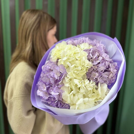 Букет из сиреневых и белых гортензий (5)