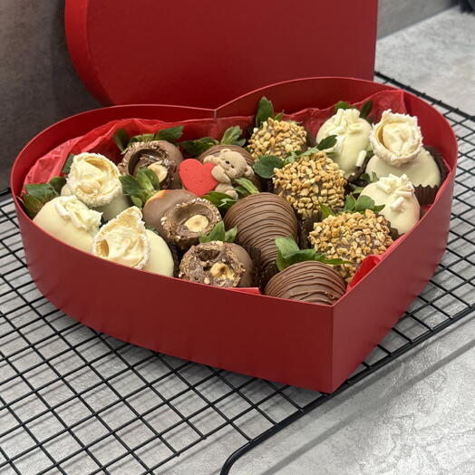 Клубника сердце  шоколадно-ореховое 🌰