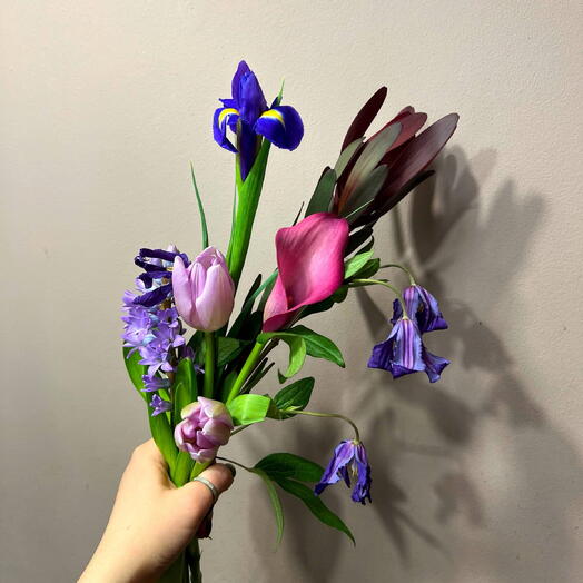 Букет «Фиолетовая охапка» с экзотикой