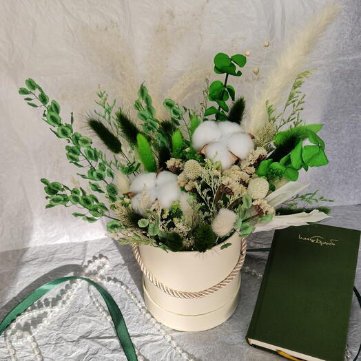 Зелёная цветочная композиция