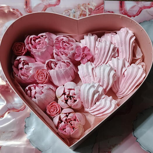 Малиновый зефир в коробке Сердце