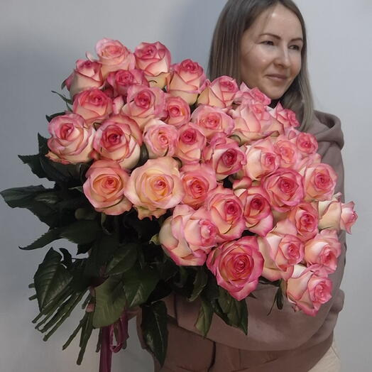 35 роз сорта Джумилия