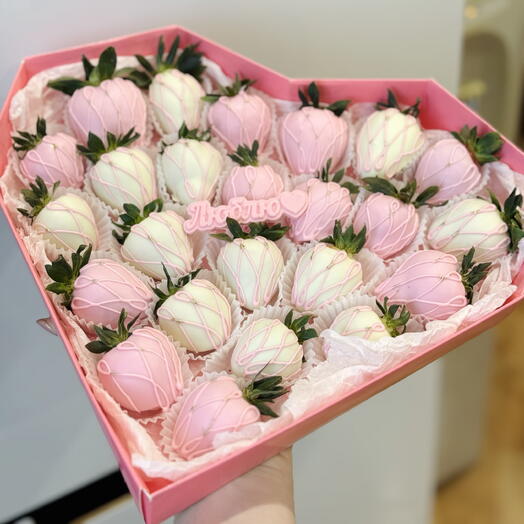 Клубника в шоколаде LOVE розовое