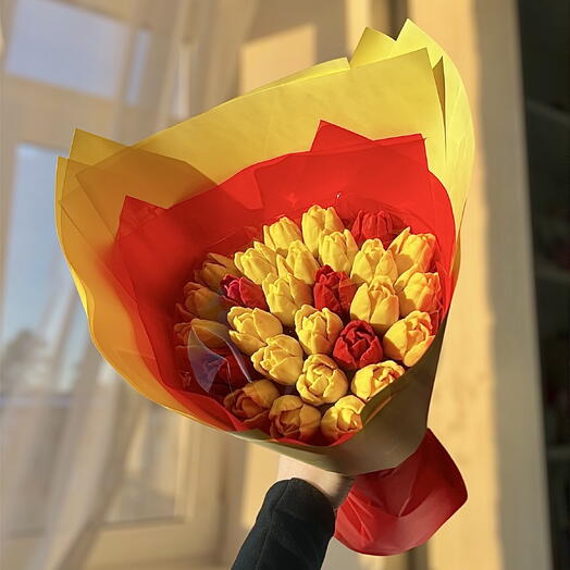 Букет из 27 шоколадных тюльпанов 💛
