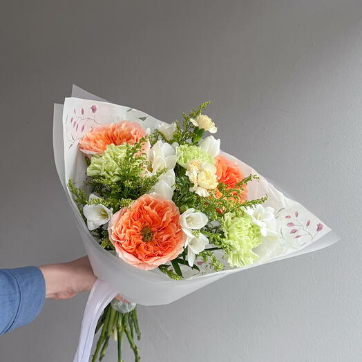 Нежный букет с тюльпанами и розами Мелон Экспрешн