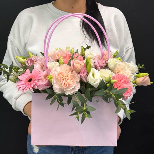 Яркая композиция из цветов 🌸