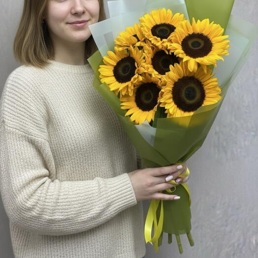 Букет из 7 подсолнухов