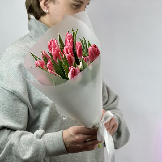 15 розовых тюльпанов