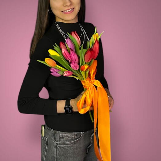 Букет 15 тюльпанов микс под ленту