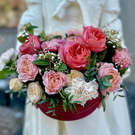 Коробка с цветами «Коралловое совершенство»