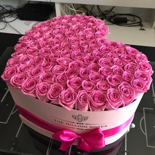 101 pink roses in a box