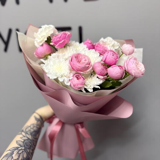 Букет с кустовой, пионовидной розой🌸