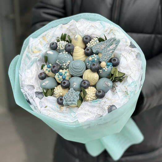 Букет из клубники в шоколаде, сладкий букет, клубника в шоколаде, съедобный букет N1/12
