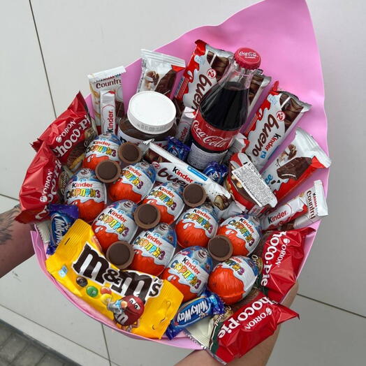 Сладкий букет «Мир киндеров»