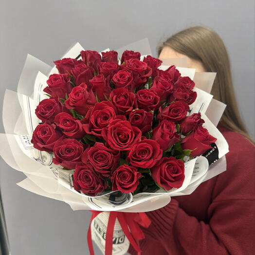 Букет из 35 роз красных