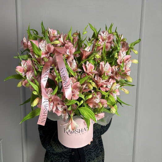 Alstroemeria in a box - size M