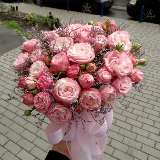 Flowers in a box Ecuadorian peony-shaped bush rose, limonium