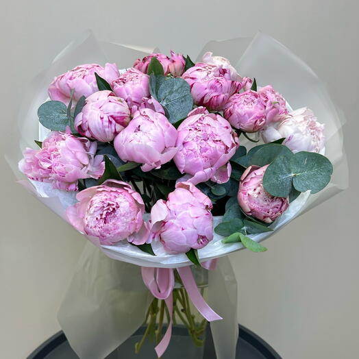 Пионы Сара Бернард с эвкалиптом 💕