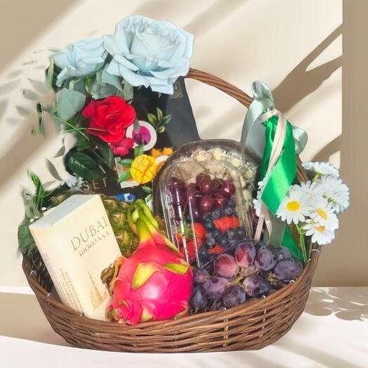 XXL корзина с чаем,шоколадом,фруктами, ягодами, чаем и кофе
