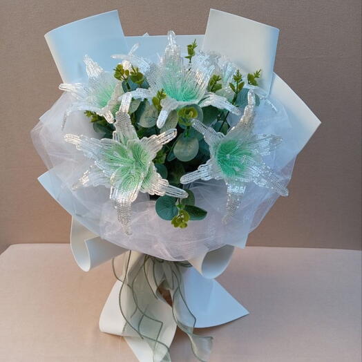 Букет Лилий с сюрпризом Luxury lilies bouquet with led lights
