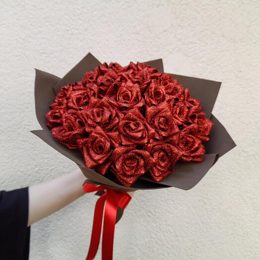 Букет из атласных лент, розы с блёстками, розы из атласных лент, красные розы 25шт