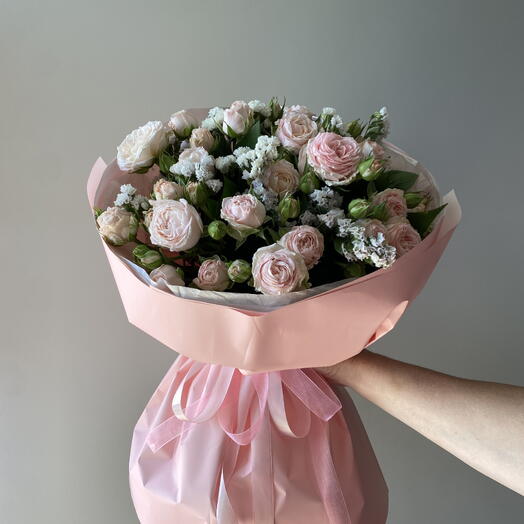 Feeling like a princess, m-sized букет из кустовых пионовидных роз