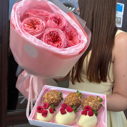Комбо из роз и клубники в шоколаде + подарок от Vivienne Sabo - румяна MACARON