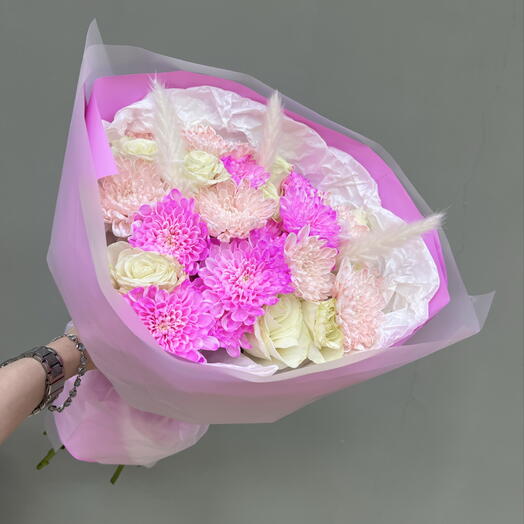 Букет сборный с хризантемой