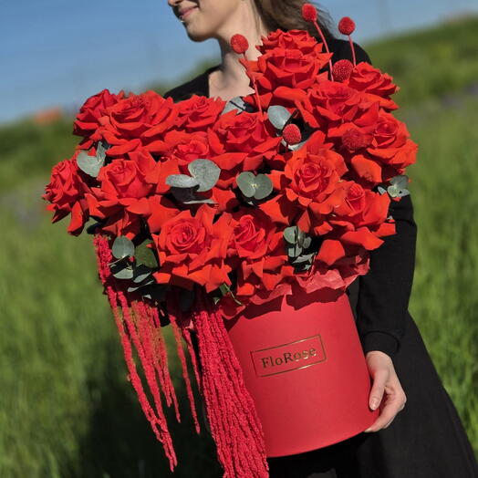 Шикарная композиция из роз Софи Лорен с эвкалиптом и сухоцветами 🌹😍🌱