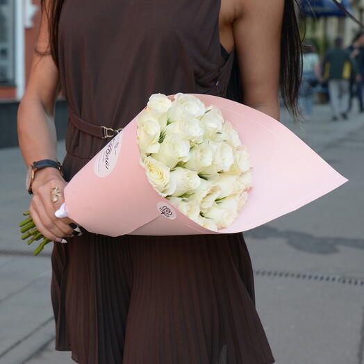 Bouquet of 21 roses "White Kenya" PINK