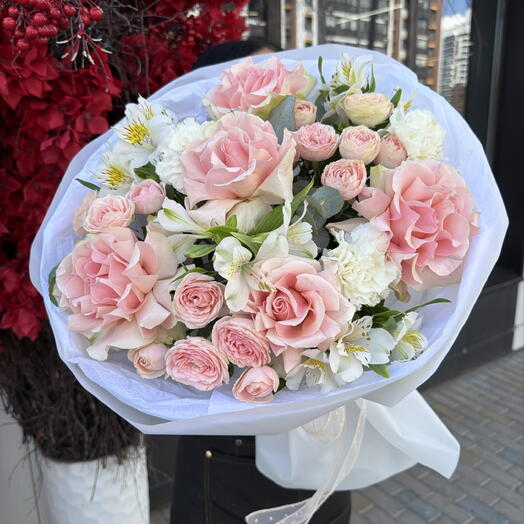 Букет с ажурной и кустовой розой для любимой 🌸💗🎀