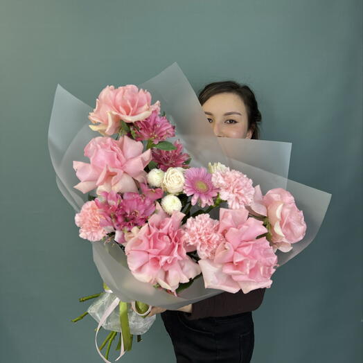 Милый букет из розовых кружевных роз, Гербер и диантусов 🌸💓🌸