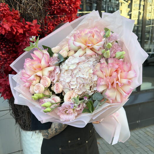 Букет с нежной гортензией и ажурной розой 🌸🫶🏻