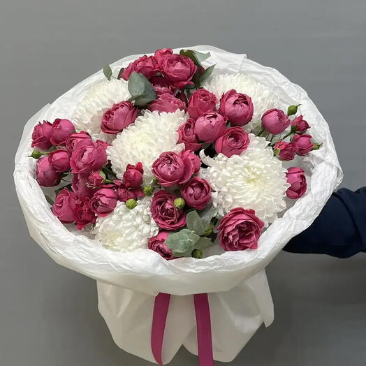 Хризантема с кустовой розой