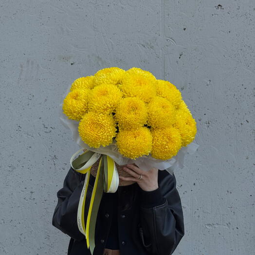 Planter of yellow chrysanthemums M