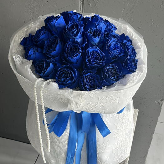 Букет синих роз в кружеве 💙