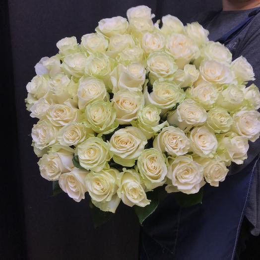 Ohapka de rosas blancas