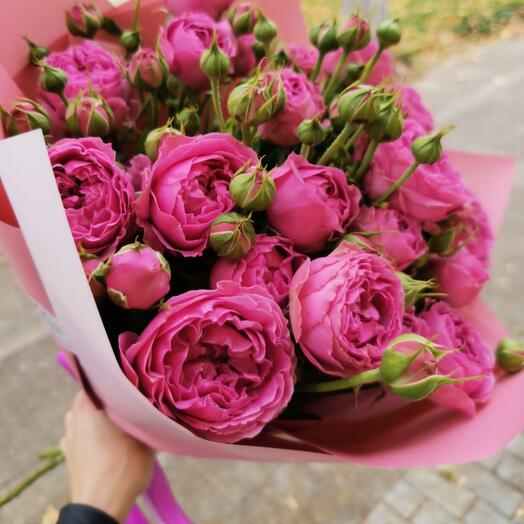 Букет из пионовидных кустовых роз Мисти Баблз