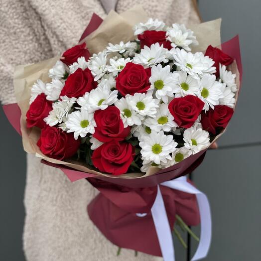 Bouquet of chrysanthemums and roses