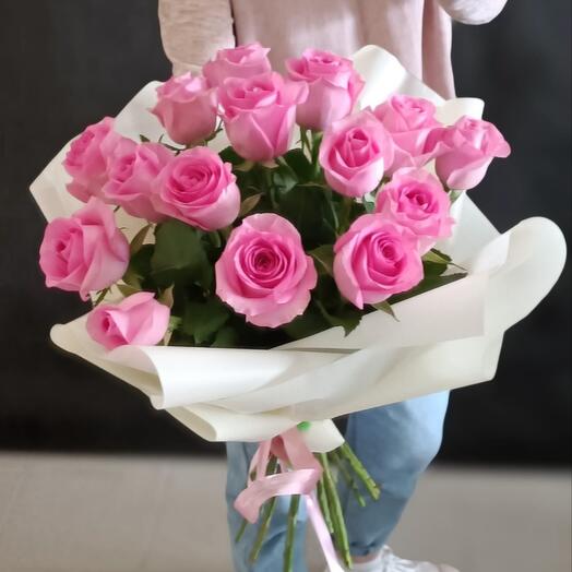 Bouquet of 15 pink roses