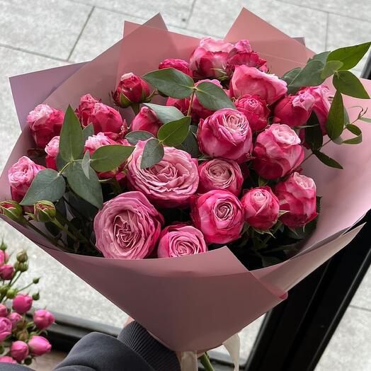 Bombastic Bouquet of Spray Roses