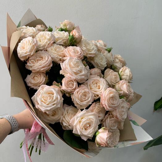 Роза кустовая пионовидная